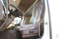 东风柳汽 乘龙H5  4X2 9.7米 氢燃料翼展式载货车 88.3kWh