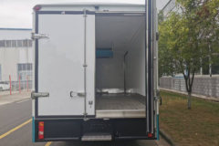 东风超龙 5.99米纯电动冷藏车 宁德时代81.144kWh