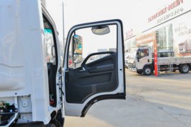 智蓝EL-Plus 电动载货车驾驶室图片