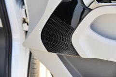 中国重汽VGV 先锋官V 2024款 140马力 2.0T柴油 3座 中轴中顶封闭货车