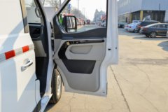 中国重汽VGV 先锋官V 2024款 140马力 2.0T柴油 3座 中轴中顶封闭货车
