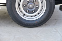 中国重汽VGV 先锋官V 2024款 140马力 2.0T柴油 3座 中轴中顶封闭货车