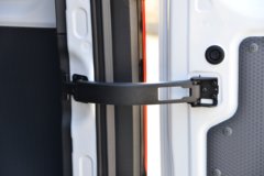 中国重汽VGV 先锋官V 2024款 140马力 2.0T柴油 3座 中轴中顶封闭货车