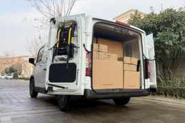 乐福&nbsp;电动封闭厢货外观图片