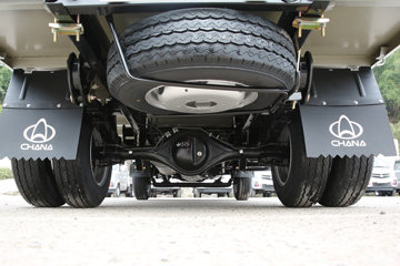 ������Խ��D3 ������ 1.6L���� 122���� ����5�� 3.3�׵�������΢��ͼƬ