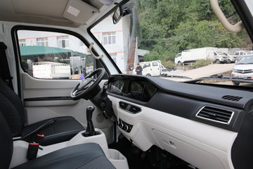 ������Խ��D3 ������ 1.6L���� 122���� ����5�� 3.3�׵�������΢��ͼƬ