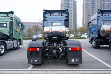 解放JH6 牵引车外观                                                图片