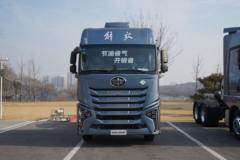 青岛解放 JH6重卡 智享版 600马力 6X4 LNG自动档牵引车(一汽解放12档)