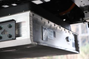 Զ�� ����F5E 2025�� 4.005�׵��Ŵ��綯��դʽ΢�� ��о62kWhͼƬ