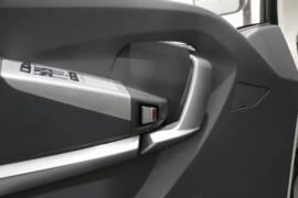 飞碟漫天飞&nbsp;电动载货车驾驶室图片