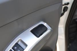 风景i7&nbsp;电动封闭厢货驾驶室图片