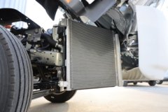 庆铃五十铃KV100 2.5L柴油 131马力 4X2 五十铃6档 3.79米排半厢式轻卡