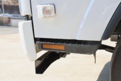庆铃 五十铃700P 189马力 4X2 6.688米排半厢式载货车