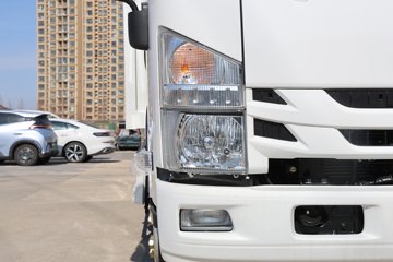 ���� ��ʮ��700P 189���� 4X2 6.688���Ű���ʽ�ػ���ͼƬ