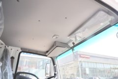 庆铃 五十铃700P 189马力 4X2 6.688米排半厢式载货车