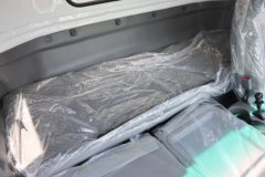 庆铃 五十铃700P 189马力 4X2 6.688米排半厢式载货车