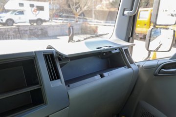 ���� ��ʮ��700P 189���� 4X2 6.688���Ű���ʽ�ػ���ͼƬ