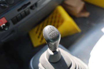 ���� ��ʮ��700P 189���� 4X2 6.688���Ű���ʽ�ػ���ͼƬ