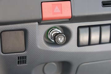 ���� ��ʮ��700P 189���� 4X2 6.688���Ű���ʽ�ػ���ͼƬ