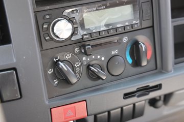 ���� ��ʮ��700P 189���� 4X2 6.688���Ű���ʽ�ػ���ͼƬ