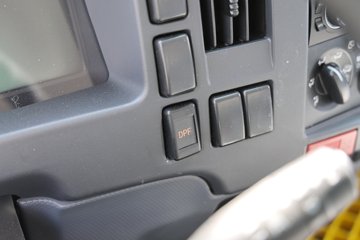 ���� ��ʮ��700P 189���� 4X2 6.688���Ű���ʽ�ػ���ͼƬ