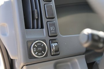 ���� ��ʮ��700P 189���� 4X2 6.688���Ű���ʽ�ػ���ͼƬ