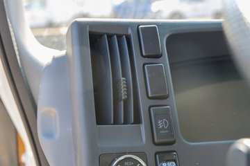 ���� ��ʮ��700P 189���� 4X2 6.688���Ű���ʽ�ػ���ͼƬ