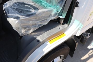 ���� ��ʮ��700P 189���� 4X2 6.688���Ű���ʽ�ػ���ͼƬ