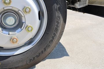 ���� ��ʮ��700P 189���� 4X2 6.688���Ű���ʽ�ػ���ͼƬ