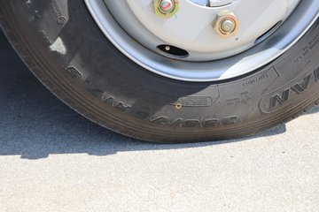 ���� ��ʮ��700P 189���� 4X2 6.688���Ű���ʽ�ػ���ͼƬ