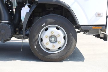 ���� ��ʮ��700P 189���� 4X2 6.688���Ű���ʽ�ػ���ͼƬ