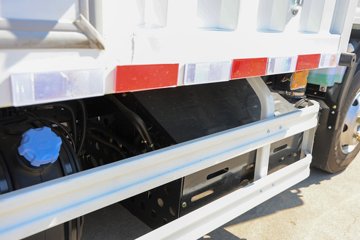 ���� ��ʮ��700P 189���� 4X2 6.688���Ű���ʽ�ػ���ͼƬ