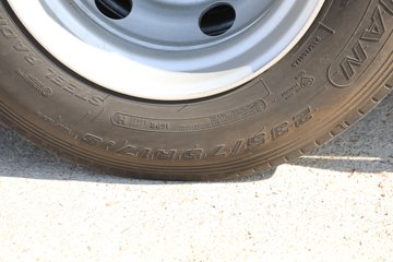 ���� ��ʮ��700P 189���� 4X2 6.688���Ű���ʽ�ػ���ͼƬ