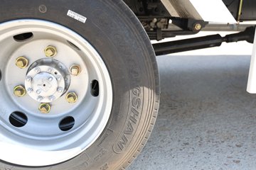 ���� ��ʮ��700P 189���� 4X2 6.688���Ű���ʽ�ػ���ͼƬ