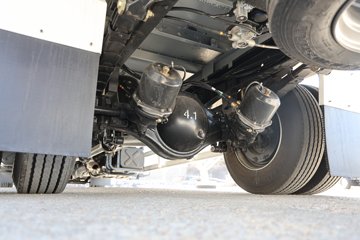 ���� ��ʮ��700P 189���� 4X2 6.688���Ű���ʽ�ػ���ͼƬ