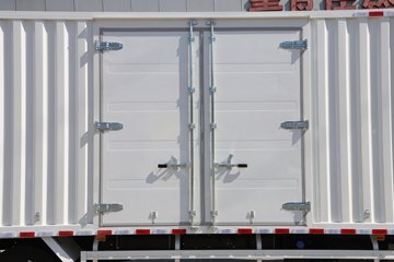 ���� ��ʮ��700P 189���� 4X2 6.688���Ű���ʽ�ػ���ͼƬ