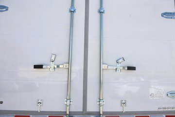 ���� ��ʮ��700P 189���� 4X2 6.688���Ű���ʽ�ػ���ͼƬ