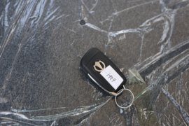 飞碟EF3 电动载货车驾驶室图片