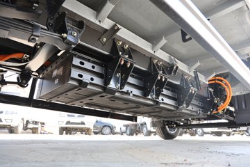 �ɵ�EF3 2024�� 4.2T 4.01�׵��Ŵ��綯����С��56.67kWhͼƬ