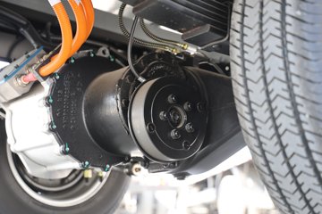 �ɵ�EF3 2024�� 4.2T 4.01�׵��Ŵ��綯����С��56.67kWhͼƬ