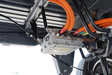 �ɵ�EQ2 ������ 3.01�׵��Ŵ��綯����΢�� ����38.4kWhͼƬ