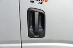 蓝擎 龙N 2.3L柴油 140马力 株齿5档 3.85米排半栏板轻卡 中体