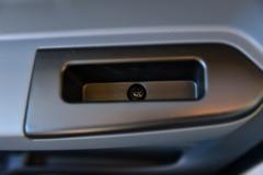 蓝擎 龙N 2.3L柴油 140马力 株齿5档 3.85米排半栏板轻卡 中体