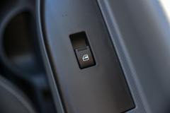 蓝擎 龙N 2.3L柴油 140马力 株齿5档 3.85米排半栏板轻卡 中体