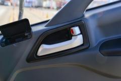 蓝擎 龙N 2.3L柴油 140马力 株齿5档 3.85米排半栏板轻卡 中体