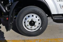 蓝擎 龙N 2.3L柴油 140马力 株齿5档 3.85米排半栏板轻卡 中体