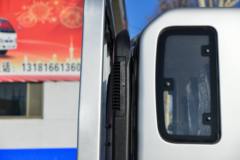 蓝擎 龙N 2.3L柴油 140马力 株齿5档 3.85米排半栏板轻卡 中体