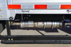 蓝擎 龙N 2.3L柴油 140马力 株齿5档 3.85米排半栏板轻卡 中体