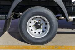 蓝擎 龙N 2.3L柴油 140马力 株齿5档 3.85米排半栏板轻卡 中体