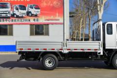 蓝擎 龙N 2.3L柴油 140马力 株齿5档 3.85米排半栏板轻卡 中体